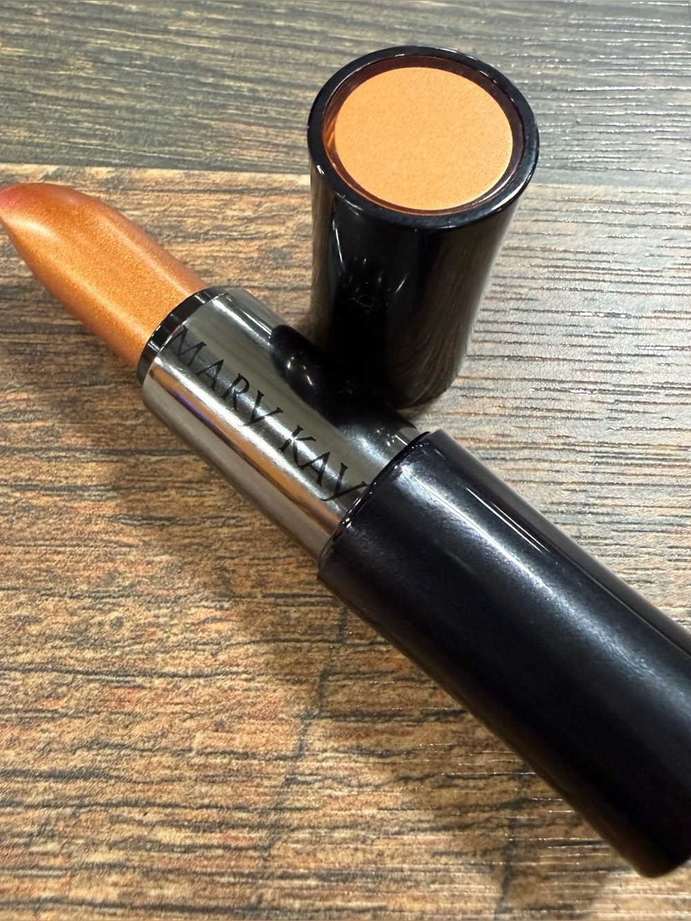 Mary Kay Crème Lipstick Sunlit Sand 035993 Brand New Semi Gloss Semi Matte
